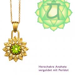 Yoga Chakra Herzchakra Anahata Anhänger vergoldet 20mm mit Peridot